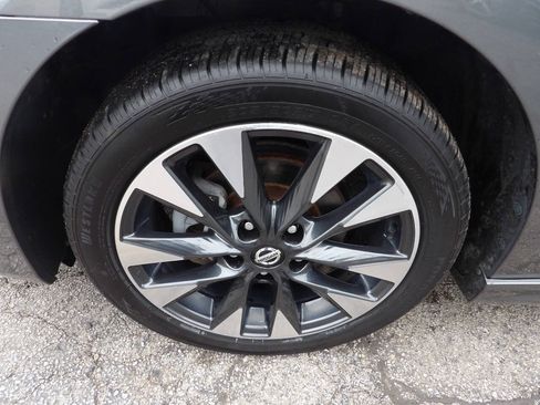 Used 2019 Nissan Sentra SR FWD image 5