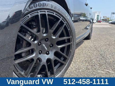 Used 2018 Chevrolet Cruze Premier FWD image 3