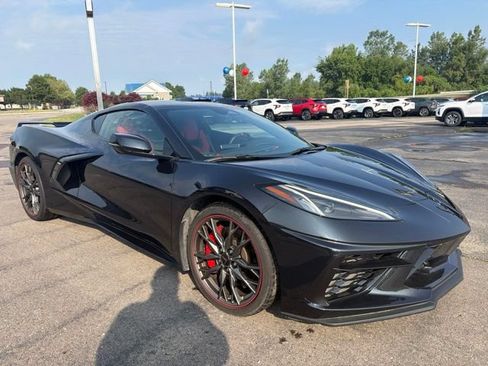 Used 2024 Chevrolet Corvette Stingray Preferred Cpe w/ Z51 Performance Package RWD image 3