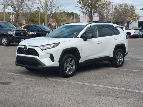 Certified 2021 Toyota RAV4 LE image 1