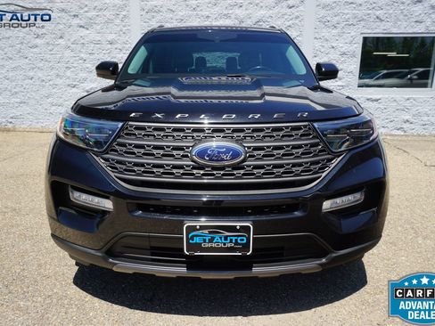 Used 2022 Ford Explorer XLT w/ Equipment Group 202A AWD/4WD image 2