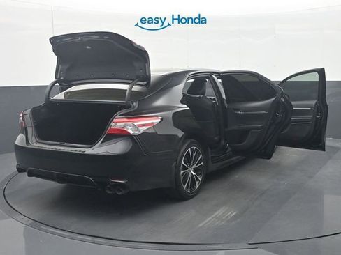 Used 2020 Toyota Camry SE image 40