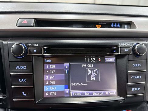 Used 2018 Toyota RAV4 XLE w/ Preferred Accessory Package FWD image 20