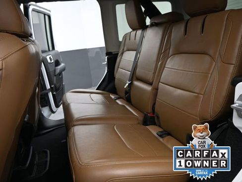 Used 2023 Jeep Wrangler Unlimited Sahara w/ Cold Weather Group image 17