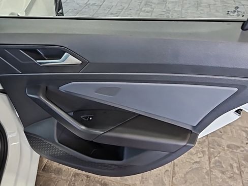 Used 2025 Volkswagen Jetta SE image 15