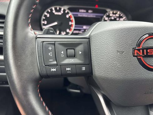 Used 2025 Nissan Rogue SV AWD/4WD image 18
