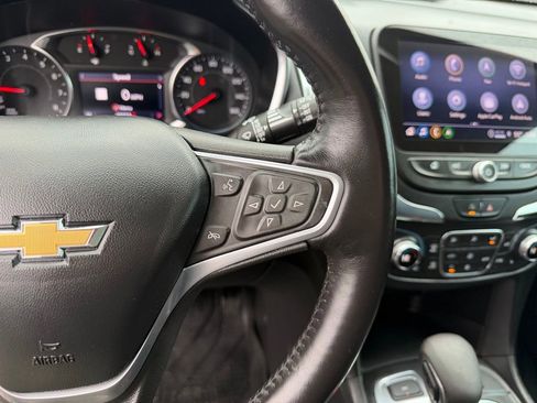 Used 2022 Chevrolet Equinox LT AWD/4WD image 18