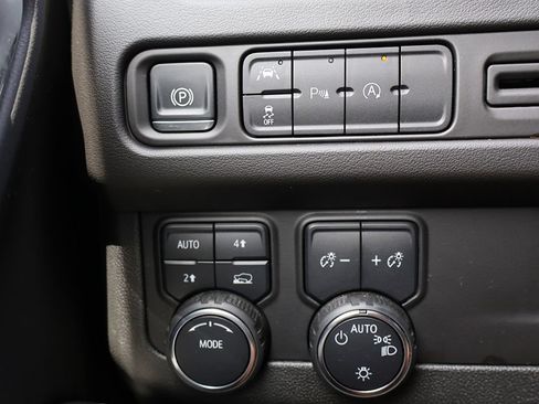 Used 2024 Chevrolet Suburban LT AWD/4WD image 41
