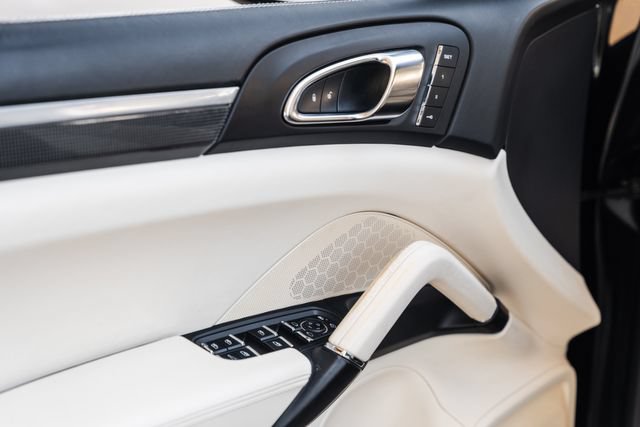 Used 2016 Porsche Cayenne Turbo AWD/4WD image 62