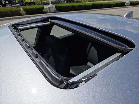 Used 2022 Honda Civic Sport Touring image 4