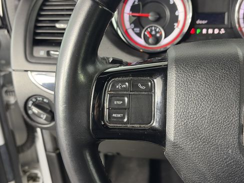 Used 2018 Dodge Grand Caravan SE image 24