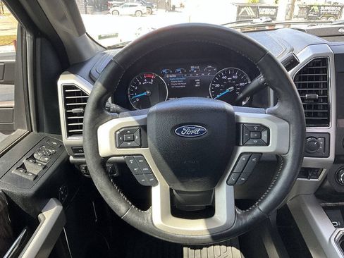 Used 2019 Ford F250 Lariat w/ Lariat Ultimate Package AWD/4WD image 28
