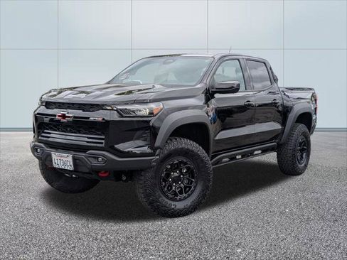 Used 2024 Chevrolet Colorado ZR2 w/ ZR2 Bison Edition AWD/4WD image 1