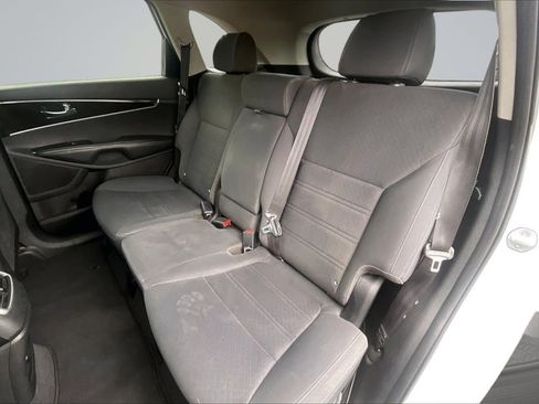 Used 2016 Kia Sorento FWD image 26