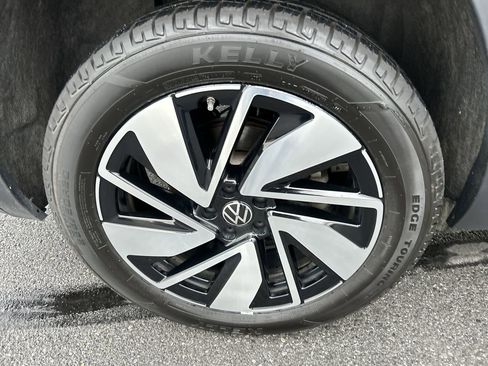Used 2025 Volkswagen Atlas SE AWD/4WD image 9