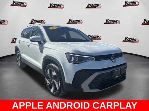 Used 2026 Volkswagen Taos SE AWD/4WD image 3
