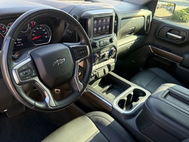 Used 2020 Chevrolet Silverado 1500 LT Trail Boss w/ Midnight Edition AWD/4WD image 12