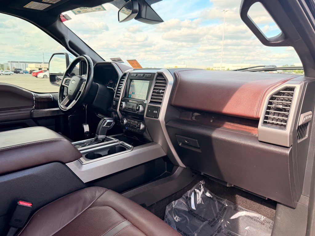 Used 2017 Ford F150 Platinum w/ Equipment Group 701A Luxury AWD/4WD image 9