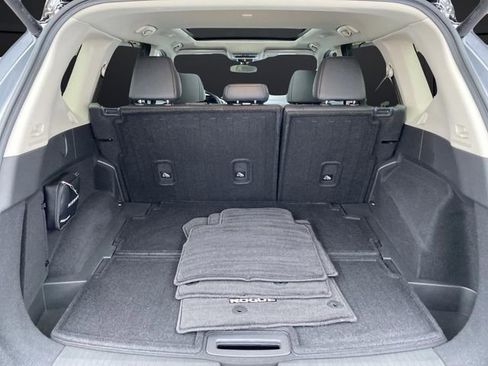 Used 2025 Nissan Rogue SL w/ SL Premium Package image 16