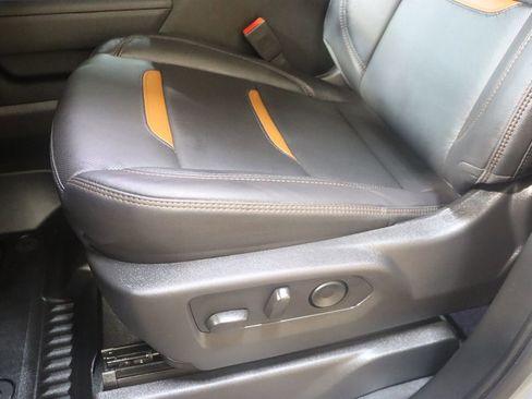 Used 2025 GMC Sierra 2500 AT4 image 51