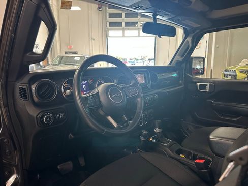 Used 2020 Jeep Wrangler Unlimited Sport image 13
