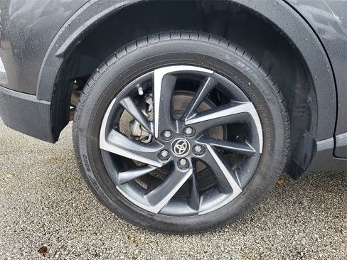 Used 2022 Toyota C-HR Limited image 7