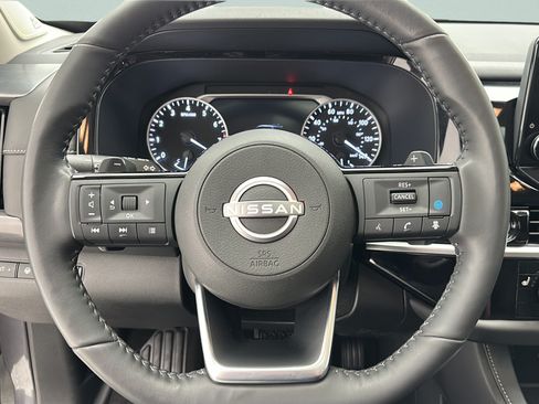 Used 2023 Nissan Pathfinder SL w/ SL Premium Package AWD/4WD image 16