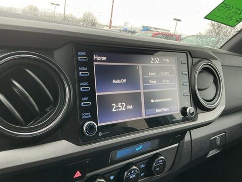 Used 2021 Toyota Tacoma TRD Off-Road image 17