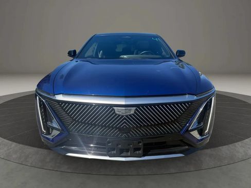 Used 2024 Cadillac Lyriq Tech AWD/4WD image 2