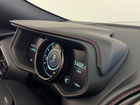 Used 2023 Aston Martin DB11 Volante image 72