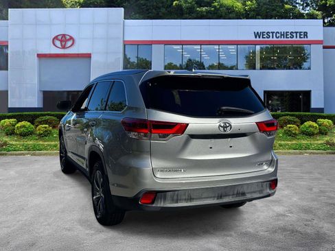 Used 2019 Toyota Highlander XLE AWD/4WD image 4