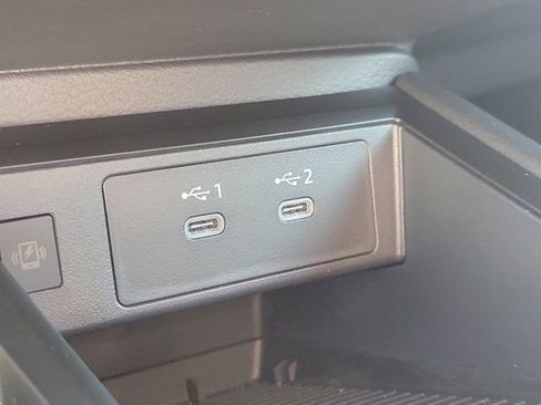 Used 2025 Nissan Kicks SR FWD image 27