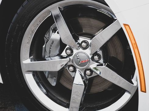 Used 2014 Chevrolet Corvette Stingray Coupe w/ 2LT Preferred Equipment Group RWD image 29