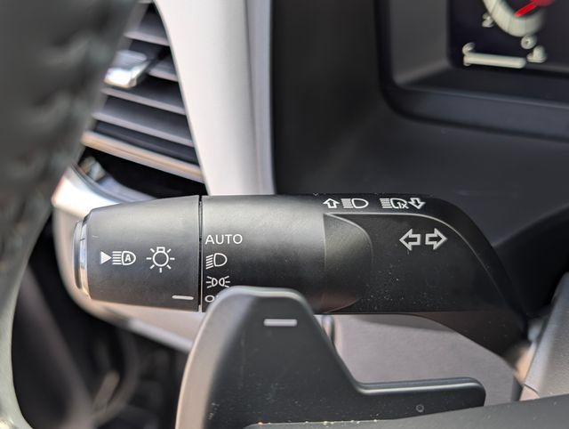 Used 2025 Nissan Rogue SL AWD/4WD image 31
