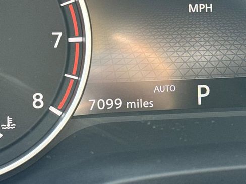 Used 2023 Nissan Rogue SV image 6