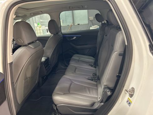 Used 2025 Audi Q7 3.0T Premium Plus image 22