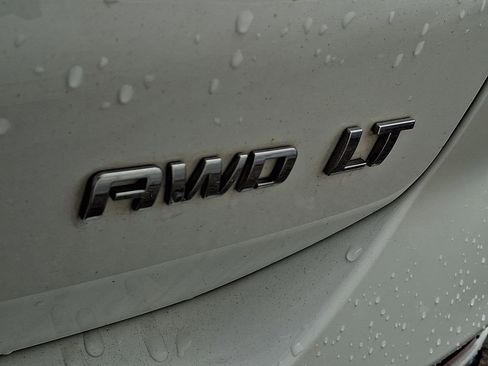 Used 2018 Chevrolet Equinox LT image 5