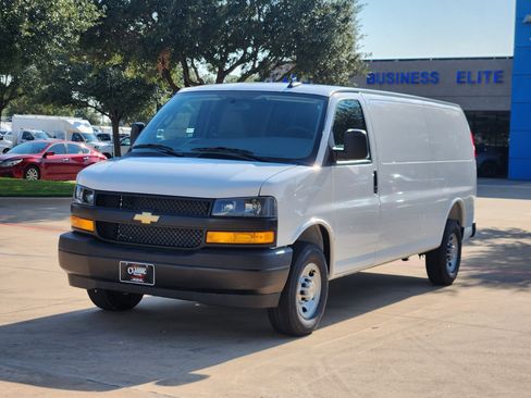 New 2025 Chevrolet Express 2500 Extended w/ Driver Convenience Package image 10