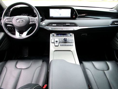 Used 2022 Hyundai Palisade Calligraphy image 2