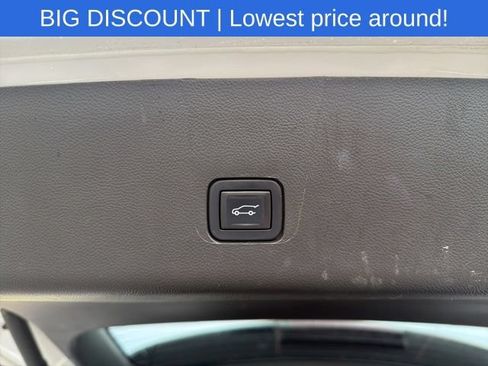 Used 2023 Chevrolet Traverse LT AWD/4WD image 13