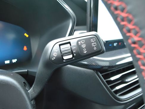 Used 2023 Ford Escape ST-Line Elite w/ Premium Technology Package AWD/4WD image 16