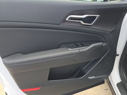 New 2026 Kia Sportage EX image 18