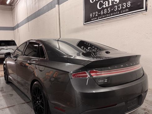 Used 2017 Lincoln MKZ Premiere image 3