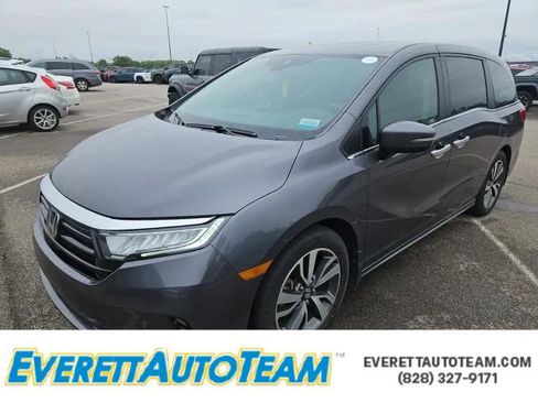 Used 2023 Honda Odyssey Touring image 1
