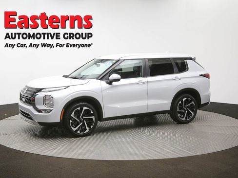 Used 2024 Mitsubishi Outlander SE image 58