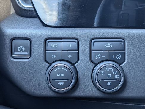 Used 2024 Chevrolet Silverado 1500 LT Trail Boss w/ Protection Package AWD/4WD image 7