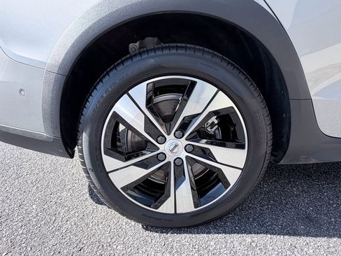 Used 2025 Volvo V60 B5 Cross Country Plus image 33