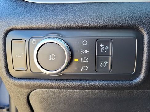 Used 2021 Ford Explorer XLT w/ Equipment Group 202A AWD/4WD image 11