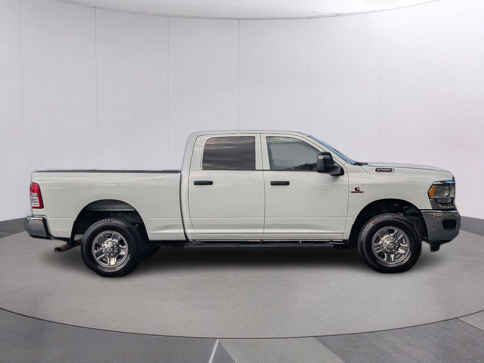 Used 2024 RAM 2500 Tradesman w/ Chrome Appearance Group AWD/4WD image 8