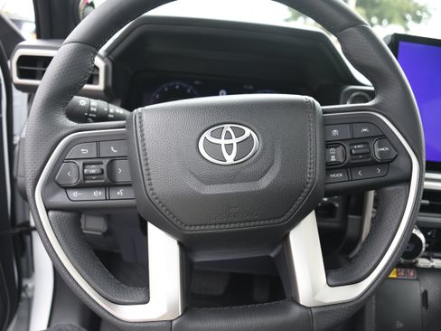 Used 2025 Toyota 4Runner Limited w/ Tow Technology Package image 14